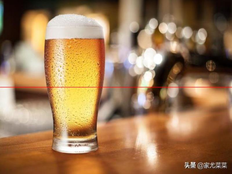 同樣是啤酒，“瓶裝”和“罐裝”到底哪個(gè)好？知道后別再亂買了